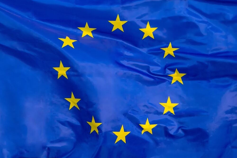 La Commissione Europea multa Alphabet per 890 milioni di euro: violazioni del Digital Markets Act