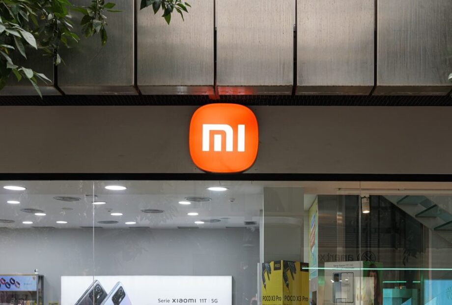 Xiaomi 18 Fold smartphone pieghevole