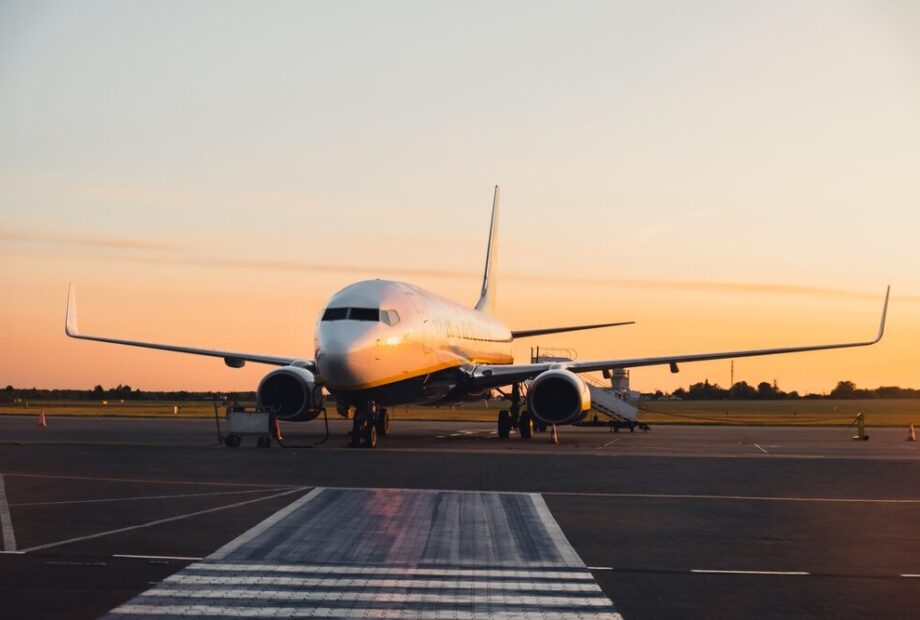 Airbus A350F in volo