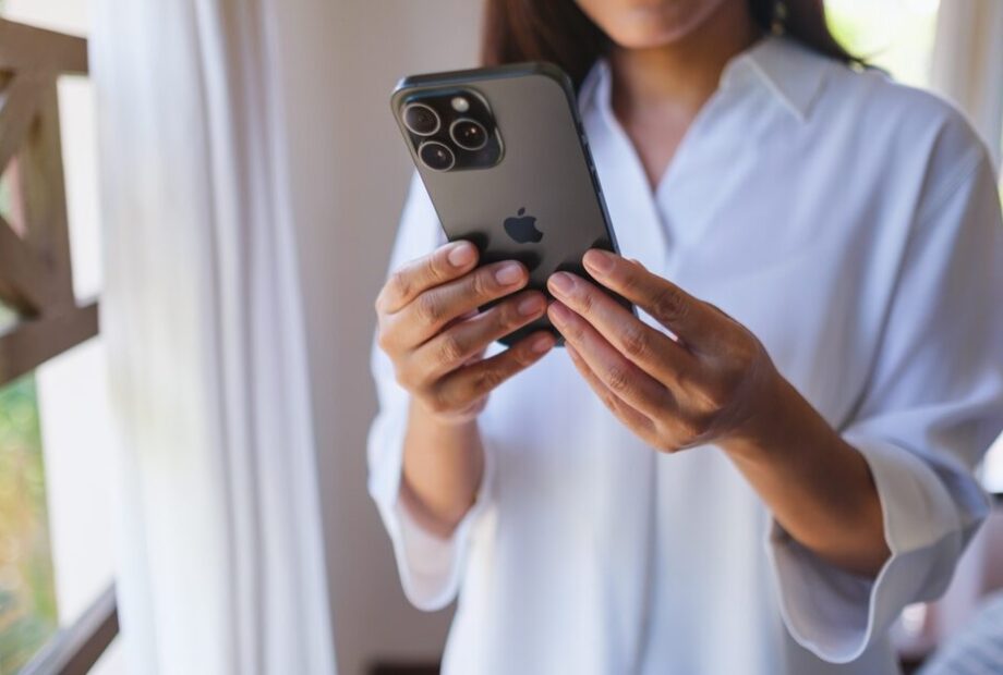iPhone Ultra in produzione