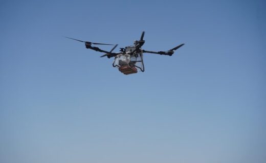 Drone cargo in volo sopra le Alpi